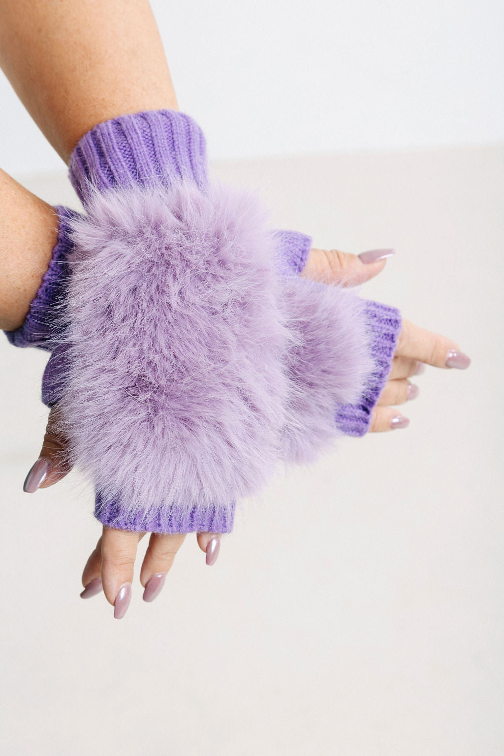 prowin fluffy handschuhe Buttermilk Furry Gloves Cream